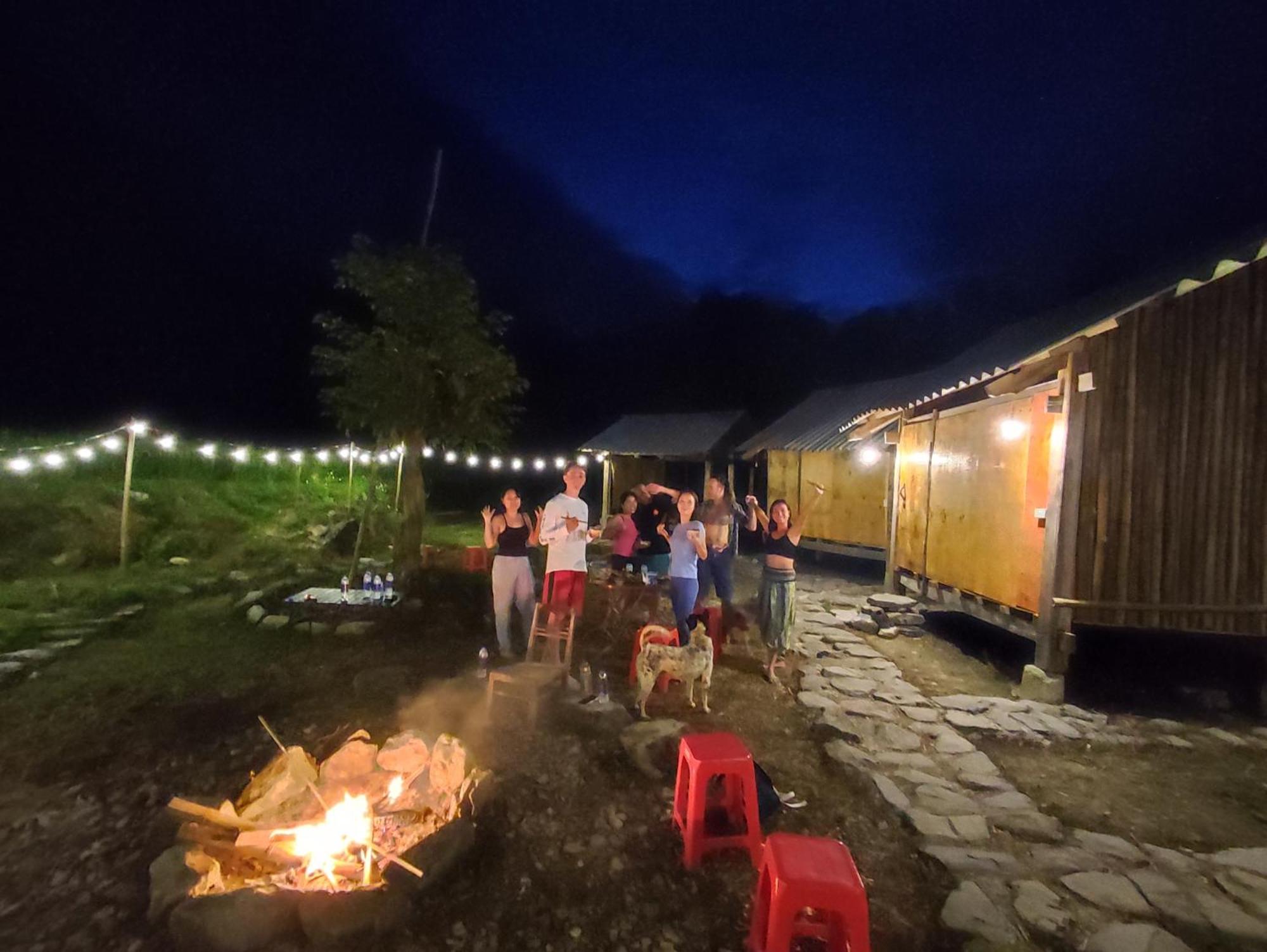 Lung Muoi Homestay Na Giao Bagian luar foto